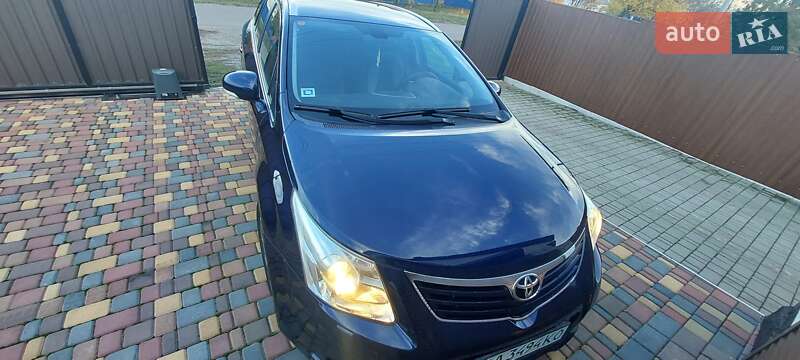 Универсал Toyota Avensis 2010 в Черкассах