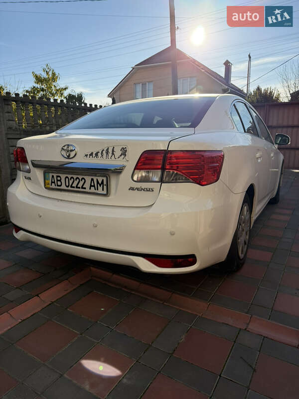 Седан Toyota Avensis 2012 в Виннице