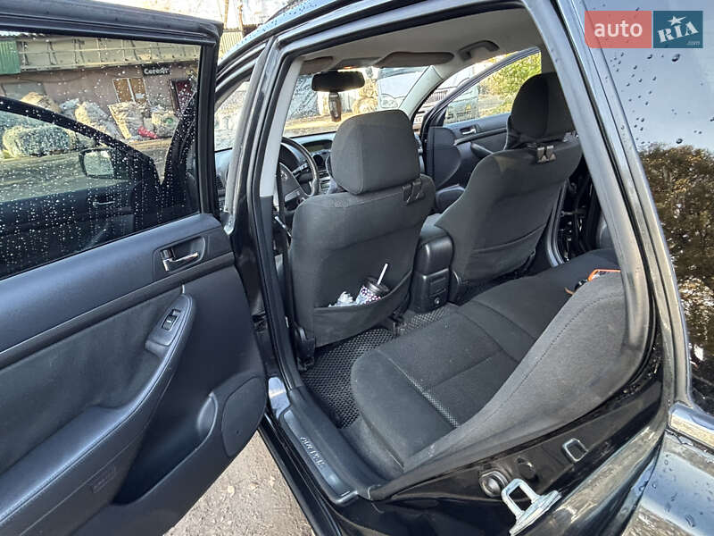 Универсал Toyota Avensis 2005 в Изюме