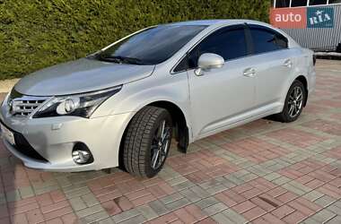 Седан Toyota Avensis 2012 в Тальному