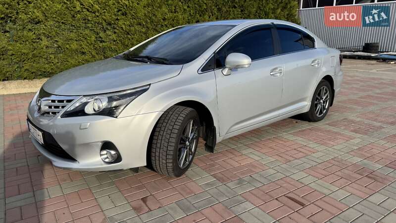 Toyota Avensis 2012