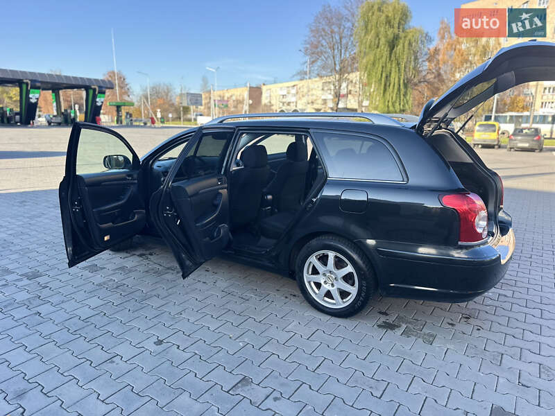 Универсал Toyota Avensis 2008 в Луцке