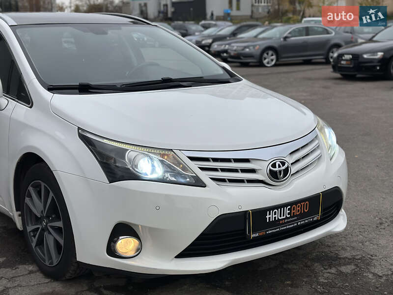 Универсал Toyota Avensis 2013 в Шептицькому