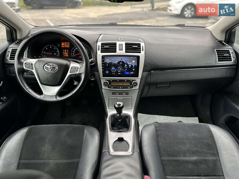 Универсал Toyota Avensis 2013 в Шептицькому