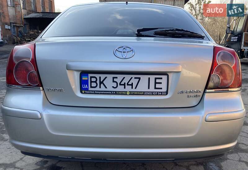 Лифтбек Toyota Avensis 2006 в Ровно