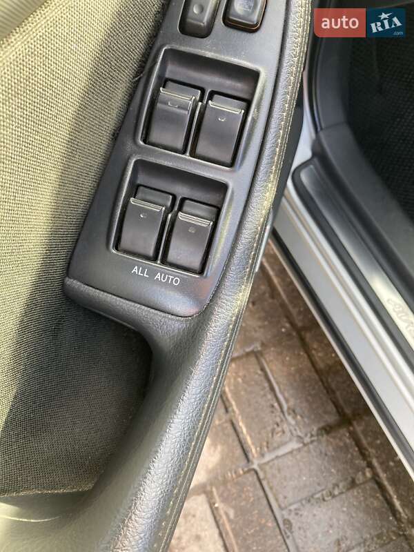 Лифтбек Toyota Avensis 2006 в Ровно