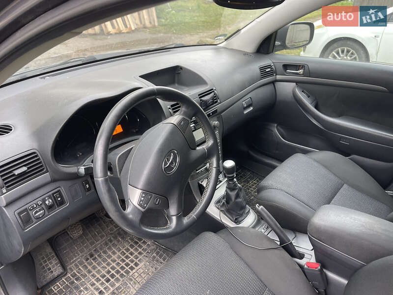 Универсал Toyota Avensis 2008 в Львове