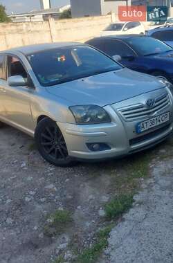 Седан Toyota Avensis 2006 в Киеве