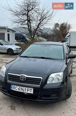 Седан Toyota Avensis 2004 в Львове