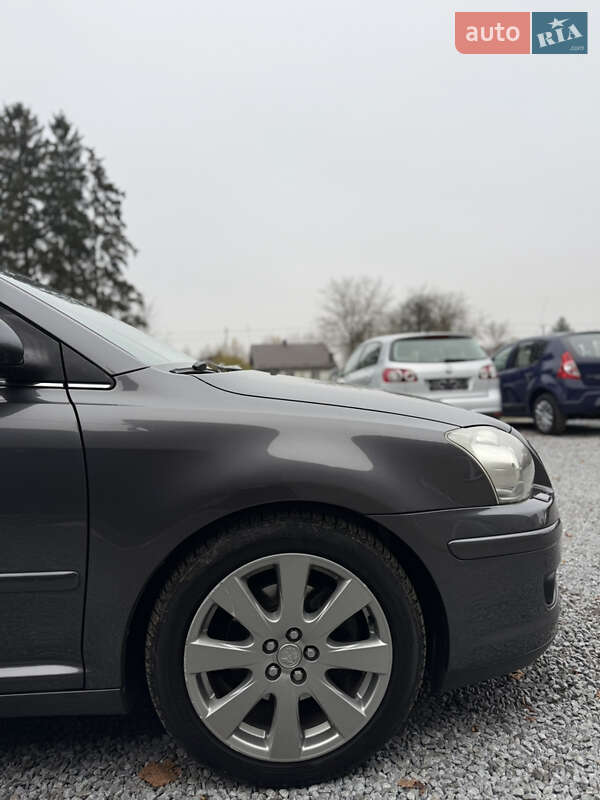 Универсал Toyota Avensis 2007 в Луцке