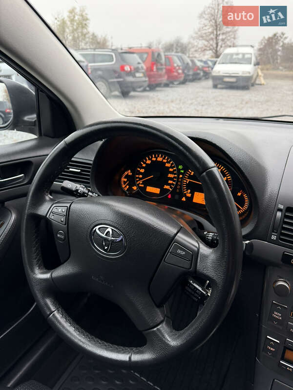 Универсал Toyota Avensis 2007 в Луцке