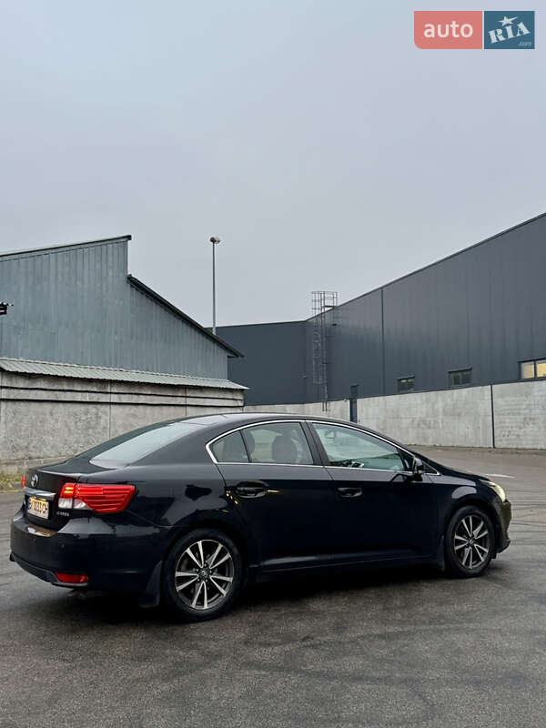 Седан Toyota Avensis 2012 в Киеве