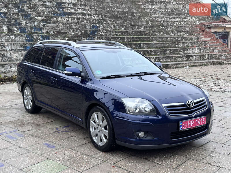 Універсал Toyota Avensis 2006 в Полтаві