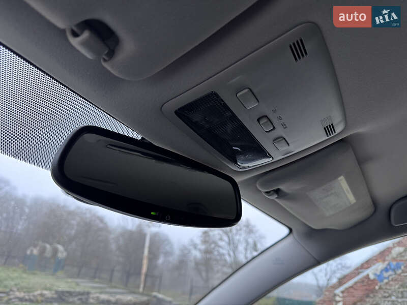 Універсал Toyota Avensis 2006 в Полтаві