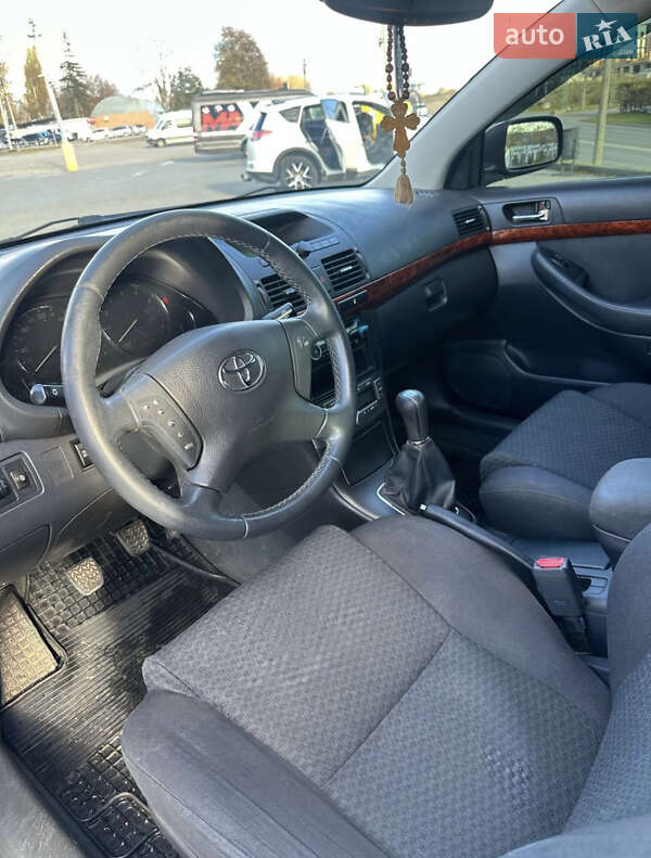 Седан Toyota Avensis 2005 в Черновцах фото 8 Седан Toyota Avensis 2005 в Черновцах