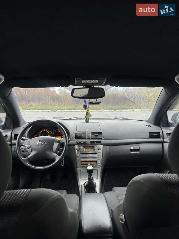 Универсал Toyota Avensis 2007 в Чернигове