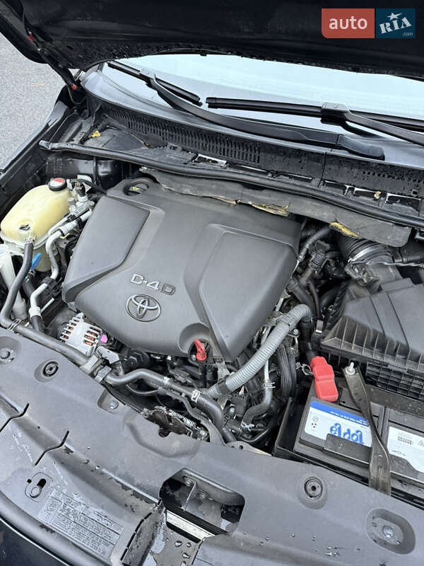 Универсал Toyota Avensis 2016 в Павлограде