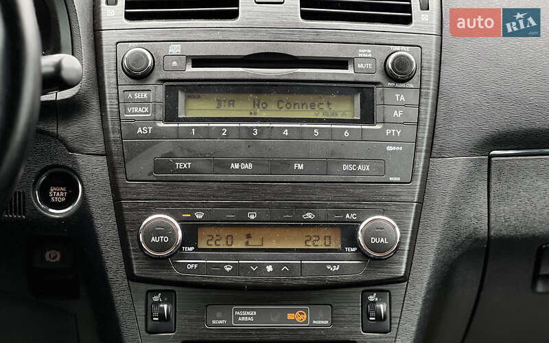 Седан Toyota Avensis 2008 в Львове