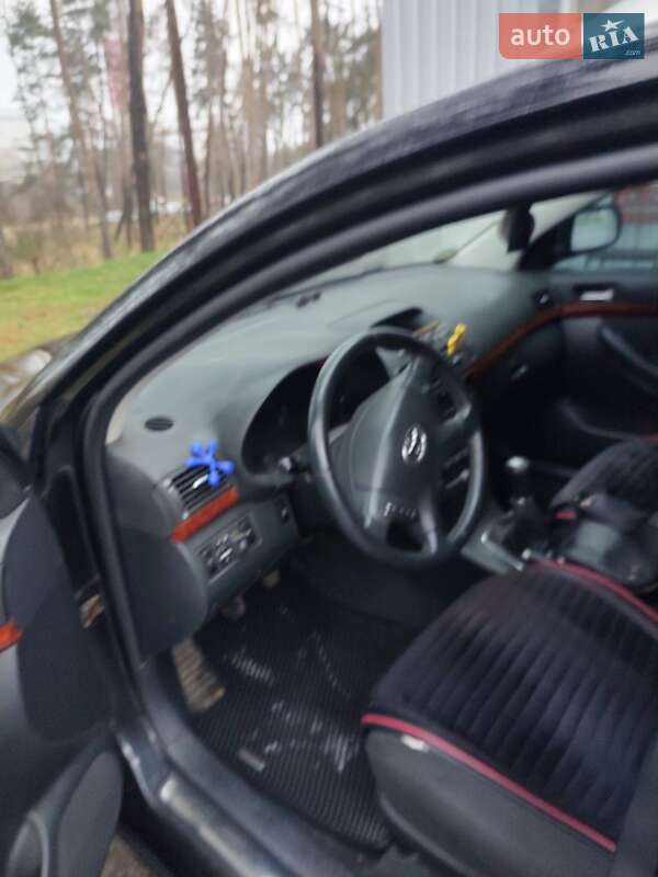 Універсал Toyota Avensis 2005 в Харкові