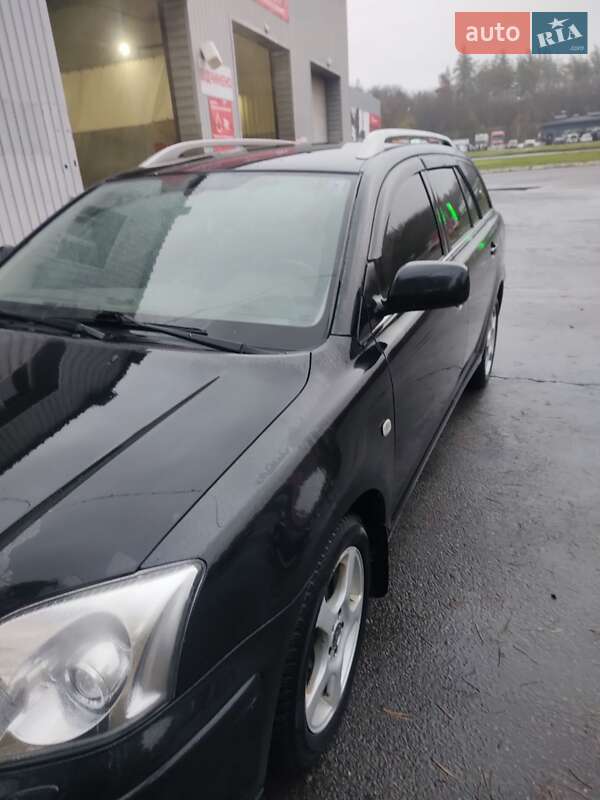 Універсал Toyota Avensis 2005 в Харкові