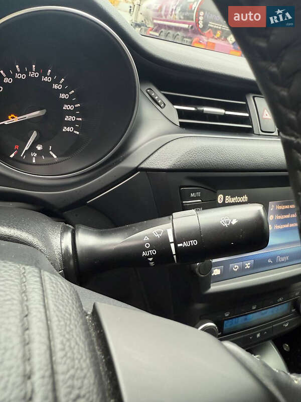 Седан Toyota Avensis 2016 в Благовещенском