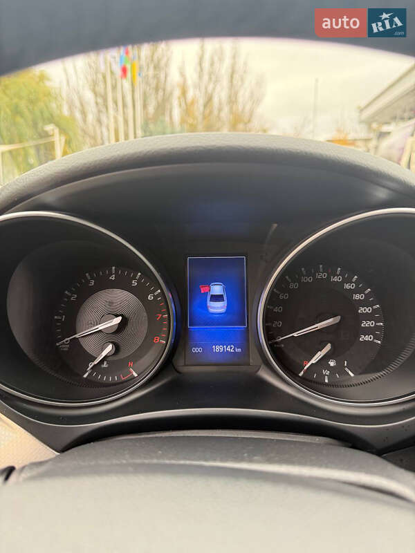 Седан Toyota Avensis 2016 в Благовещенском