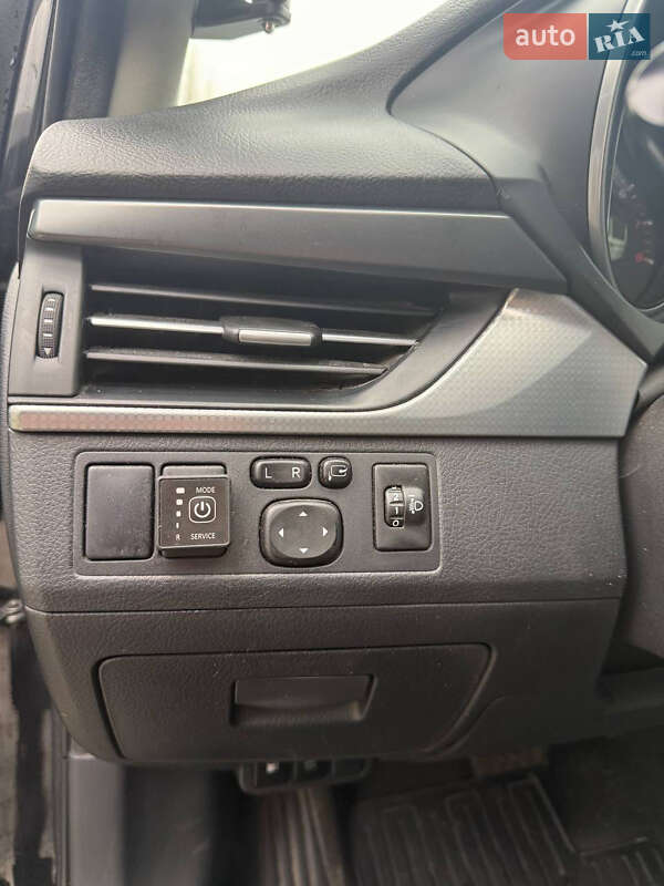 Седан Toyota Avensis 2016 в Благовещенском