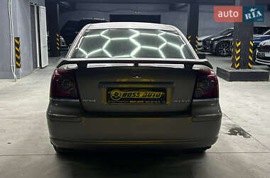 Седан Toyota Avensis 2006 в Черновцах