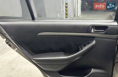 Седан Toyota Avensis 2006 в Черновцах