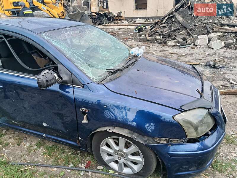 Ліфтбек Toyota Avensis 2003 в Жовтих Водах