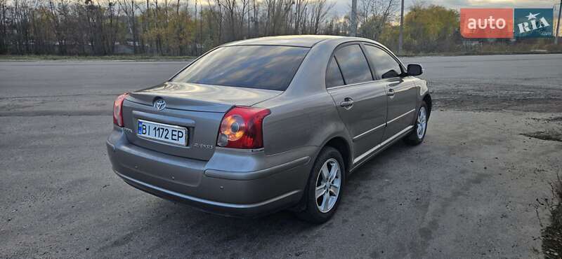 Седан Toyota Avensis 2006 в Полтаве