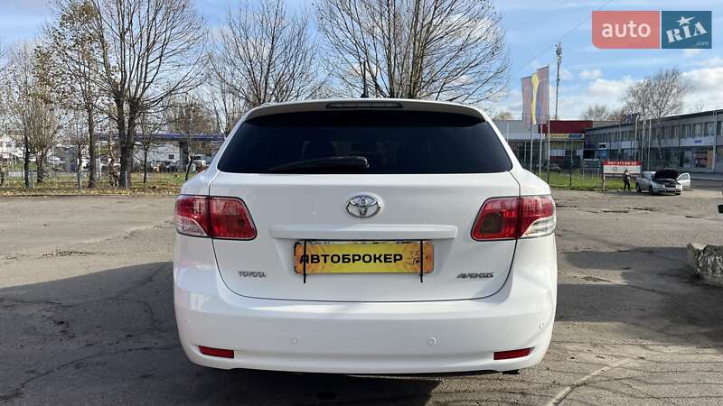 Универсал Toyota Avensis 2010 в Николаеве