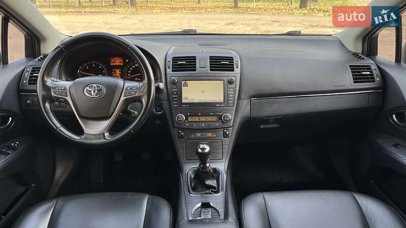Универсал Toyota Avensis 2010 в Николаеве