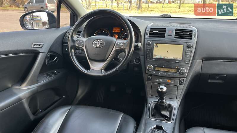 Универсал Toyota Avensis 2010 в Николаеве