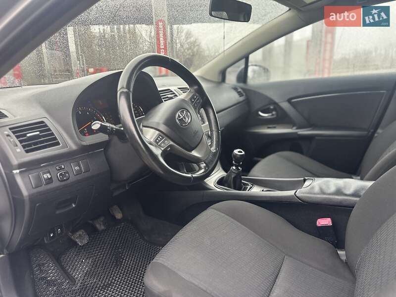 Универсал Toyota Avensis 2010 в Тернополе