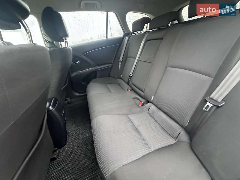 Универсал Toyota Avensis 2010 в Тернополе
