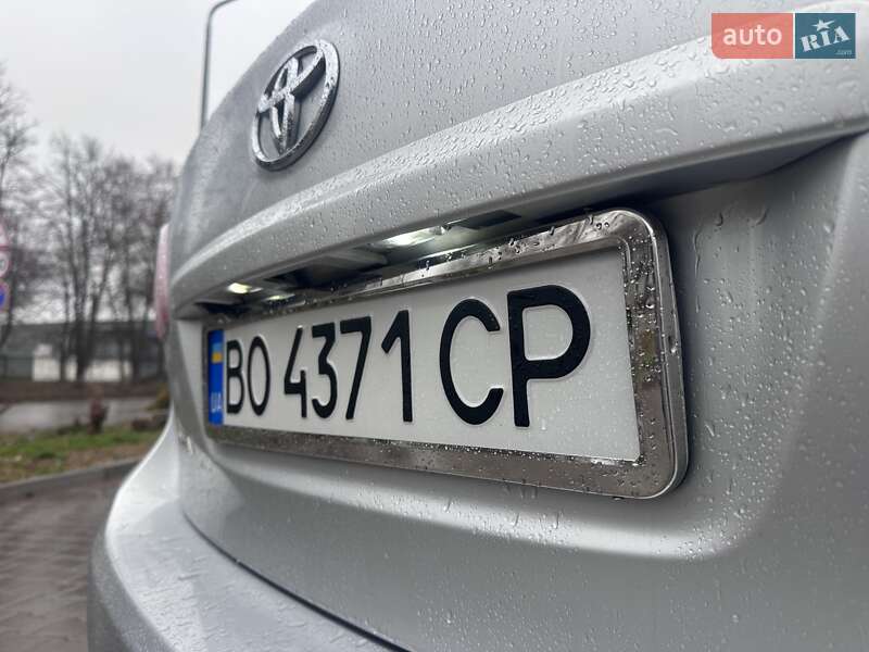 Универсал Toyota Avensis 2010 в Тернополе