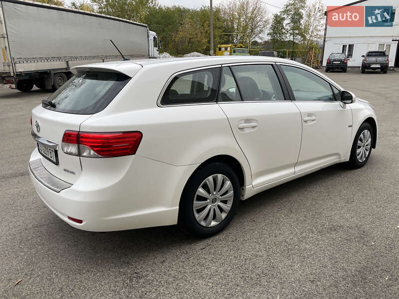 Универсал Toyota Avensis 2012 в Чернигове фото 5 Универсал Toyota Avensis 2012 в Чернигове