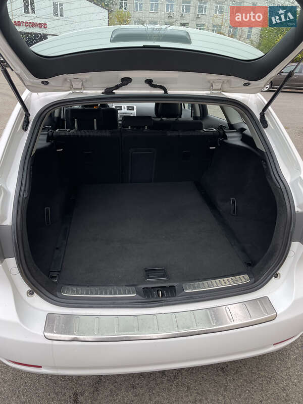 Универсал Toyota Avensis 2012 в Чернигове фото 7 Универсал Toyota Avensis 2012 в Чернигове