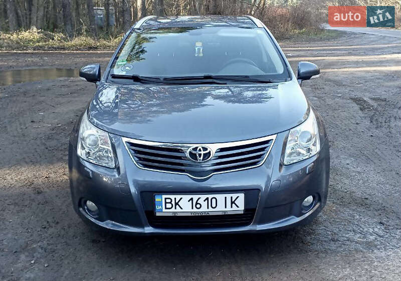 Toyota Avensis 2010