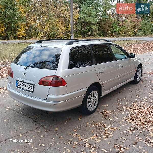 Універсал Toyota Avensis 2001 в Синельниковому