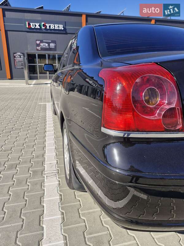 Седан Toyota Avensis 2005 в Виннице