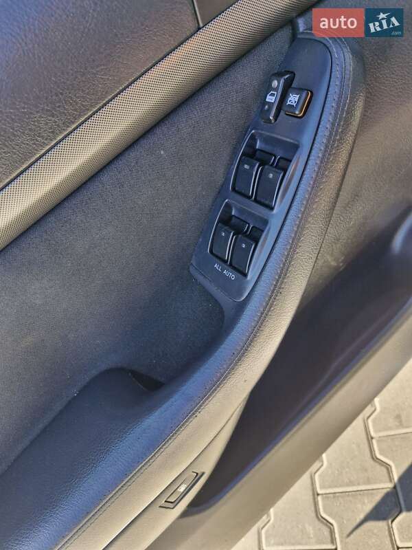 Седан Toyota Avensis 2005 в Виннице