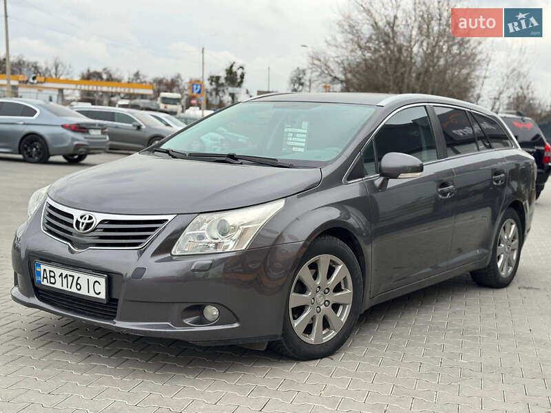 Toyota Avensis 2011