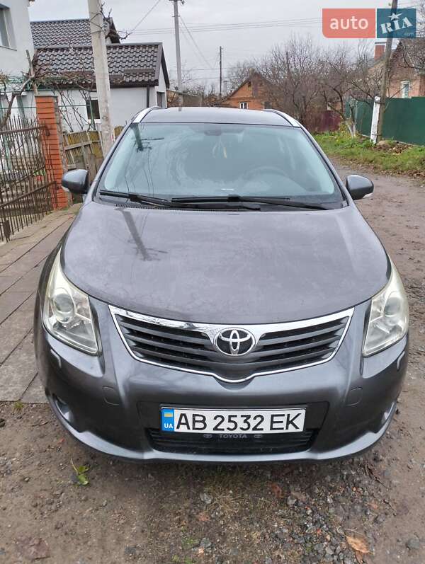 Toyota Avensis 2010