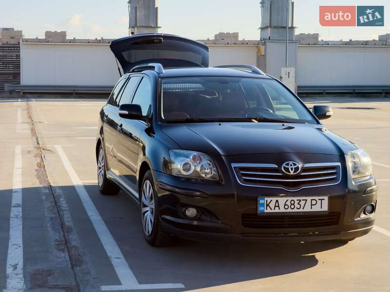 Универсал Toyota Avensis 2009 в Киеве