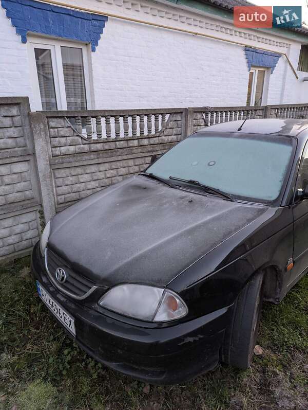 Лифтбек Toyota Avensis 2002 в Бородянке