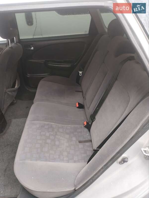 Универсал Toyota Avensis 2000 в Ивано-Франковске фото 13 Универсал Toyota Avensis 2000 в Ивано-Франковске