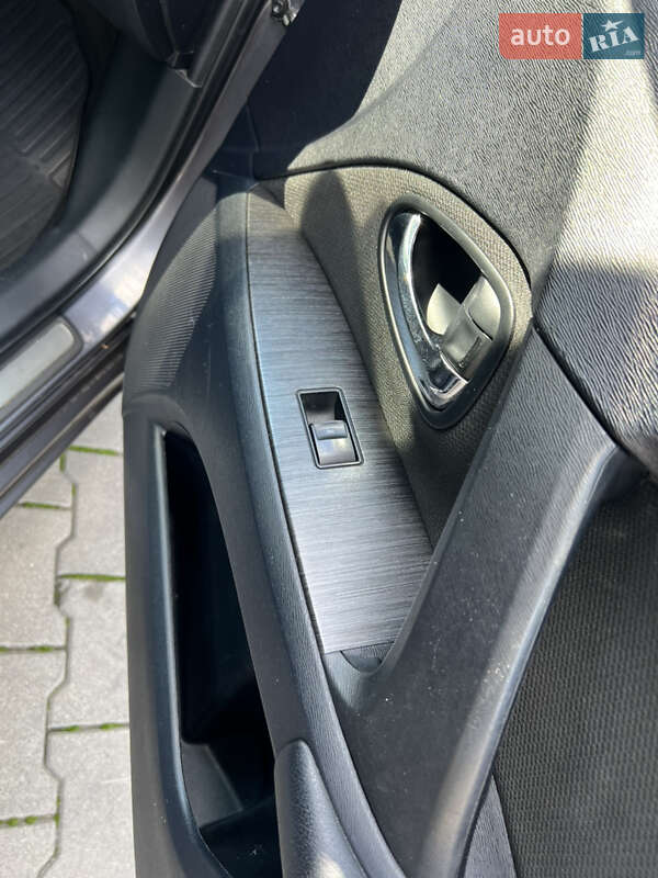 Седан Toyota Avensis 2009 в Одессе