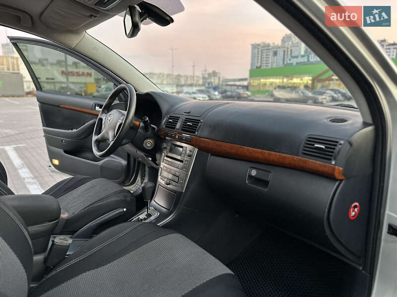 Седан Toyota Avensis 2007 в Одессе